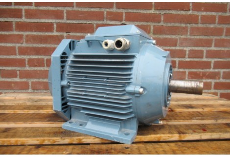 .7,5 KW 1465 RPM, asmaat 38 mm. Used.
